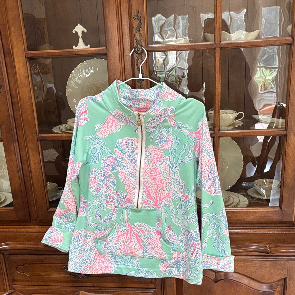 Lilly Pulitzer Women's popover (2) - Picture 2 of 10